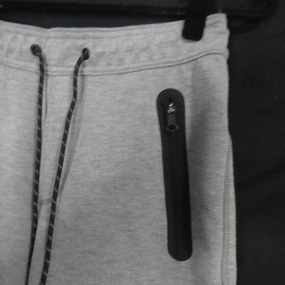 AMERICAN EAGLE - AE | xs - extra small | Stylish Grey Shorts | Zippered Pockets - Picture 5 of 14